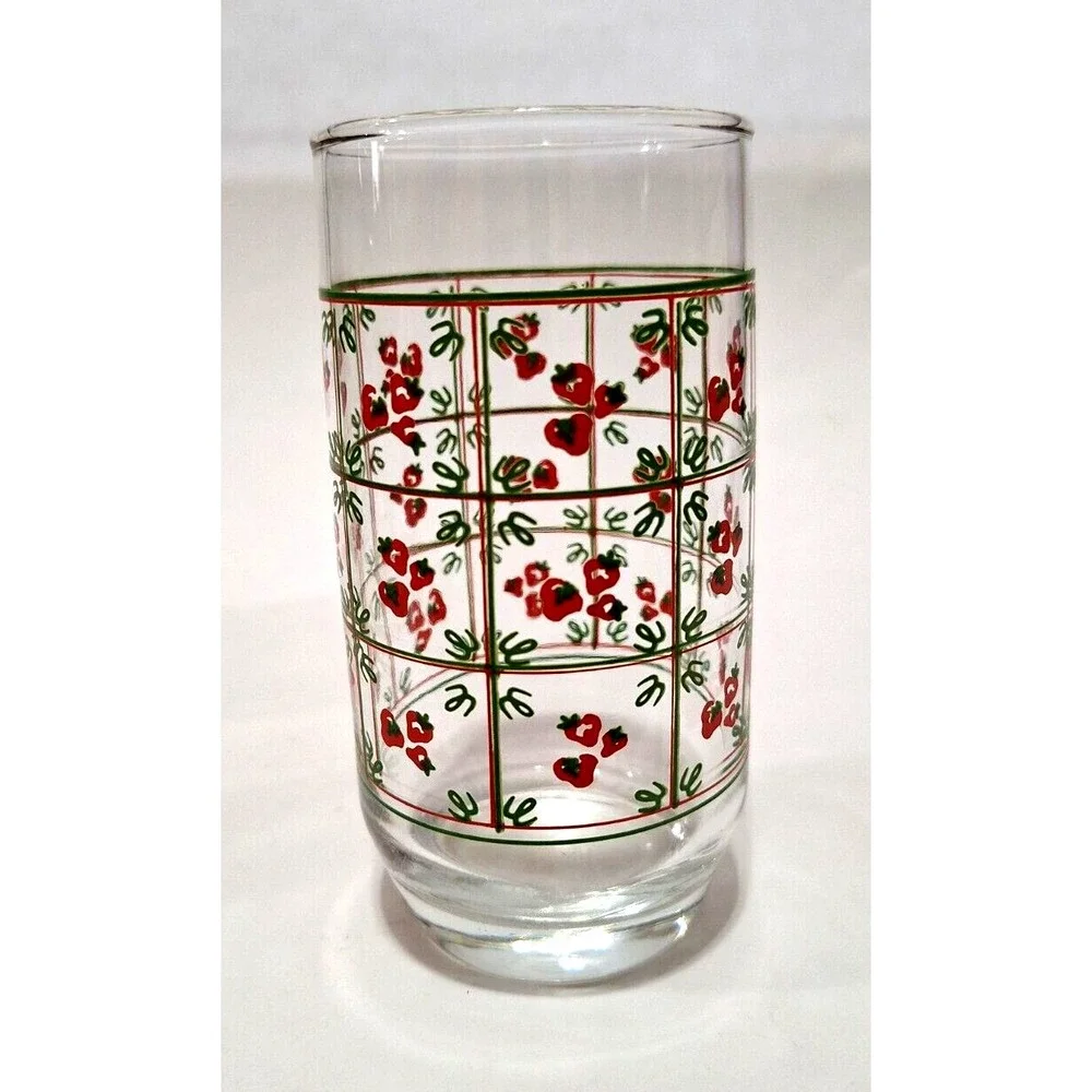 Vintage Set of 4 Anchor Hocking Strawberry and Lattice Drinking Glasses Cottage